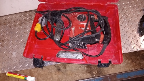 HILTI TE30 110v breaker c/w case