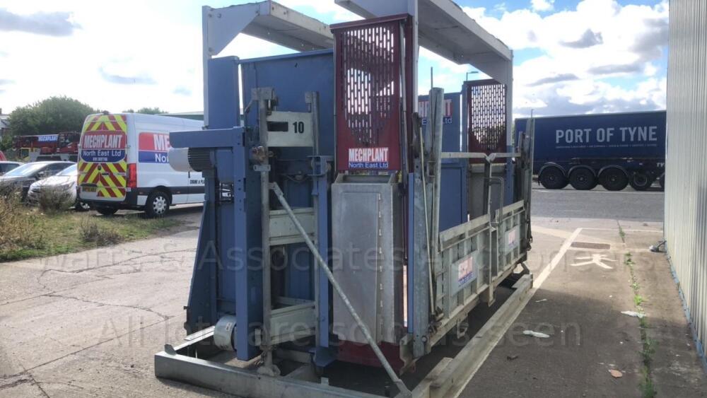 2008 GEDA 1500ZZP Type ED passenger/materials hoist unit with roof