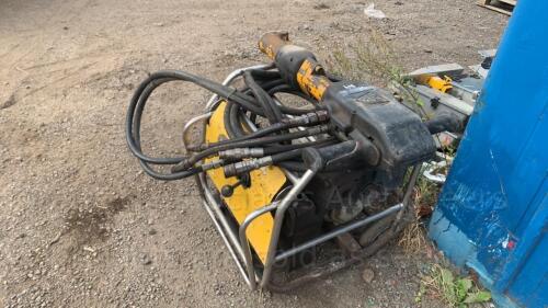 JCB BEAVER hydraulic pack c/w hose & breaker