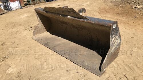 CATERPILLAR 7' 8'' loading bucket (located HAGG WOOD yard)