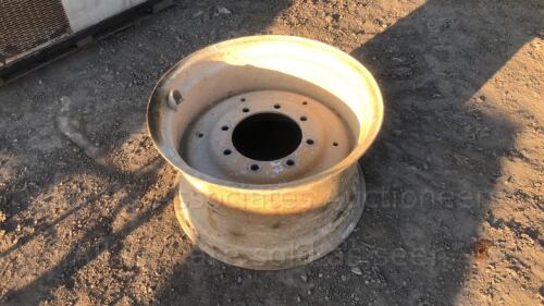 CATERPILLAR TH220 24'' wheel rim (located HAGG WOOD yard)