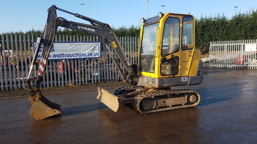 2008 VOLVO EC25 rubber tracked excavator (s/n H08122177) with bucket, blade, piped & Q/hitch