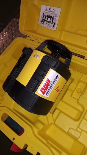 LEICA RUGBY 810 laser level c/w case