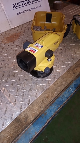 TOPCON dumpy level c/w case