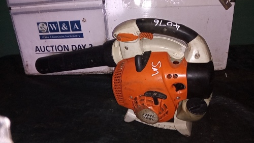 STIHL BG86C petrol leaf blower