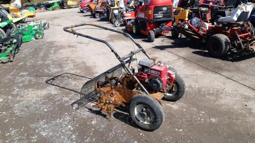 SISIS AUTO OUTFIELD petrol driven spiker/slitter