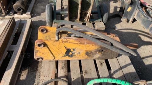 BOBCAT hydraulic machine breaker (yellow) c/w lines (45mm pins)