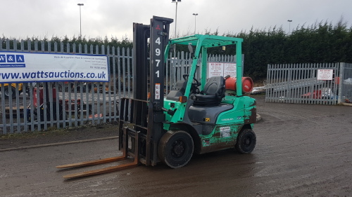 2015 MITSUBISHI FG25NT 2.5t gas driven forklift truck (s/n CF17E-53518) with duplex mast & side-shift