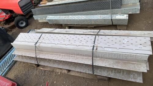 Pallet of assorted cavity wall lintels (IG, Catnic, Key stone)