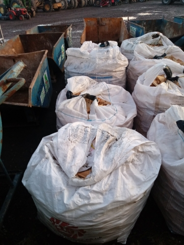 4 x bulk bags of kindling