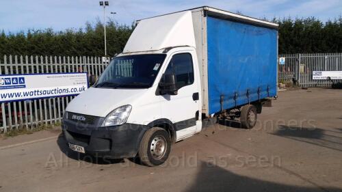 2011 IVECO DAILY 35S11 automatic curtain sider (BJ61 SXY)(MoT 10th April 2023)(V5 in office) (All hour and odometer readings are unverified and unwarranted)