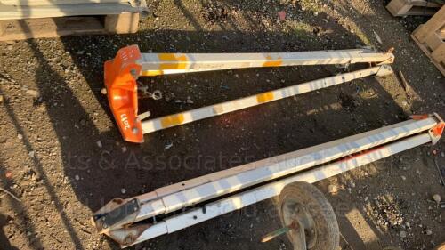 2 x fall arrestor tripods