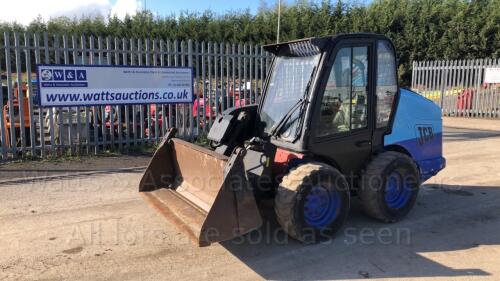 2000 JCB ROBOT 170 skid steer c/w 4 in 1 bucket (s/n SLP1705BYE0680310)