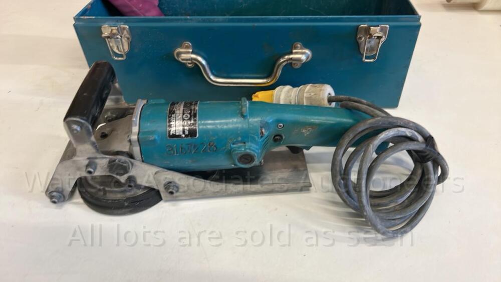 MAKITA PC1100 110v grinder c/w case Day 2 Carlton Timed Sale (Main