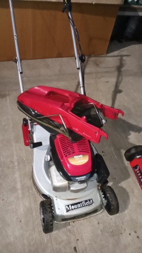 MOUNTFIELD 462 RPD petrol rotary roller mower c/w collection box