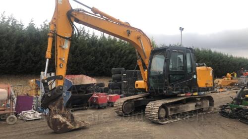 HYUNDAI Robex 140LC-7A steel tracked excavator (s/n N40910432) with bucket, piped & Q/hitch (All hour and odometer readings are unverified and unwarranted)