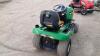 3012 JOHN DEERE X300 petrol lawn tractor - 7