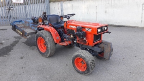 KUBOTA B4200 4wd tractor c/w fleming topper (L335 OWB) (V5 in office)