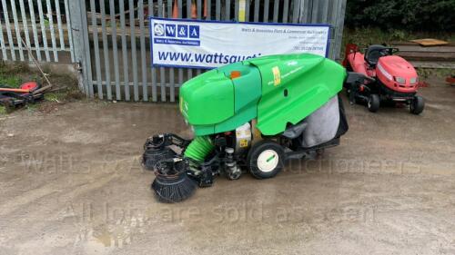 GREEN MACHINE APPLIED 414S20 diesel pedestrian vacuum c/w KUBOTA diesel engine (s/n 103151) (336 recorded hours)