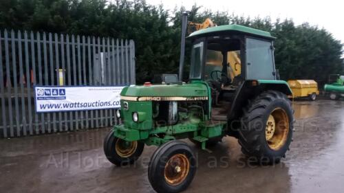 JOHN DEERE 1640 Synchron 2wd tractor, PUH, 3 point linkage, spool valve. (s/n 432204L) (All hour and odometer readings are unverified and unwarranted)