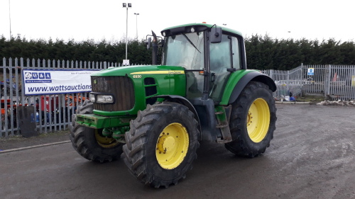 2011 JOHN DEERE 6930 4wd tractor c/w power quad gearbox, twin assister rams, 3 x spool valves, A/c, air seat, front suspension (NX11 FRD) (V5 in office)