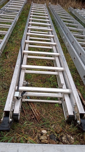 Aluminium double extension ladder