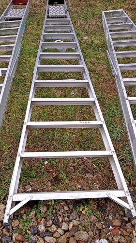 Aluminium step ladder