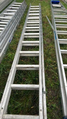 Aluminium double extension ladder