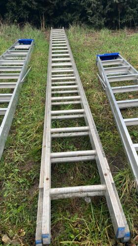 Aluminium double extension ladder