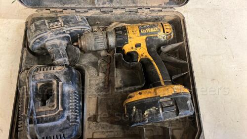 DEWALT 18v drill c/w case, battery & charger