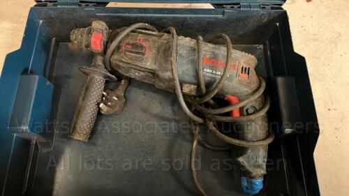 BOSCH 240v SDS hammer drill c/w case