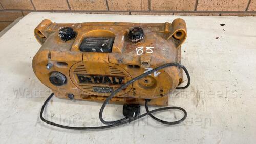 DEWALT 240v site radio (18v chargable/240v)