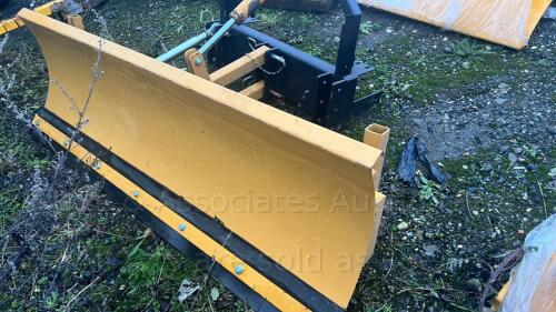 HIRSTLE 1.8m snow plough c/w hydraulic lift ram to suit Land Rover Defender etc (unused)