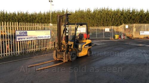 2010 CATERPILLAR GP25N 2.5t gas driven forklift truck S/n:53178 with duplex mast & side-shift