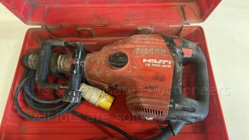 HILTI TE700AVR 110v breaker c/w case