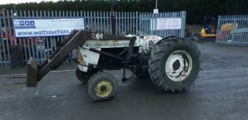 DAVID BROWN 990 2wd tractor c/w loader, 3 point links, draw bar, top link