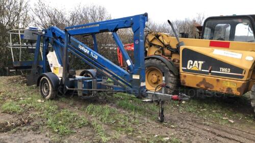 UPRIGHT TL38 battery powered fast tow cherry picker