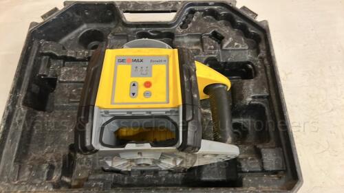 GEOMAX laser level c/w case