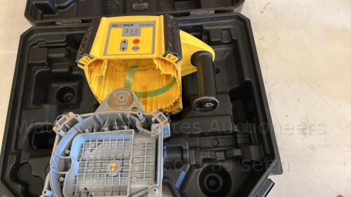 GEOMAX laser level c/w case