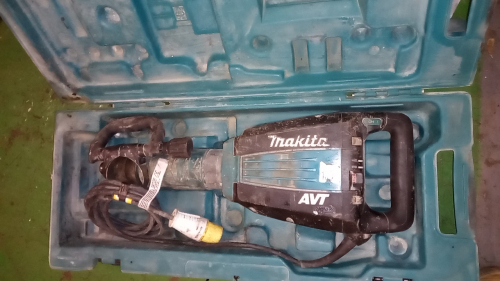 MAKITA HM1214C 110v heavy duty breaker c/w case