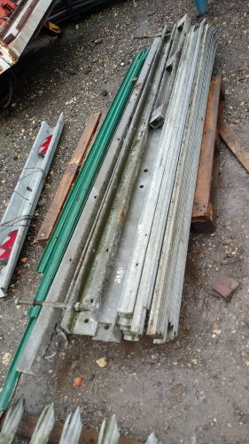 Approx 166 x green palisade fence rails 2340mm