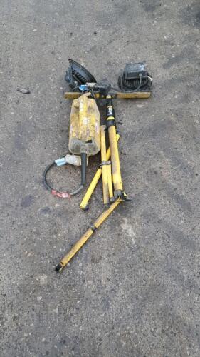 WACKER NEUSON 110v poker drive unit & tripod light