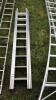 Aluminium triple extendable ladder - 2