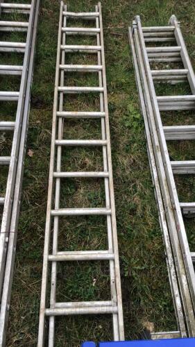 Aluminium double extendable ladder