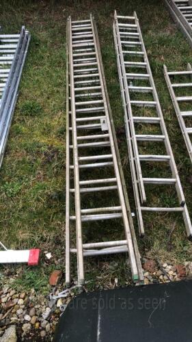 Aluminium triple extendable ladder