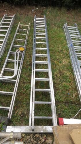 Aluminium double extendable ladder