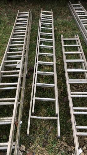 Aluminium double extendable ladder