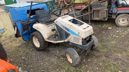 ISEKI SG15 diesel lawn tractor (All hour and odometer readings are unverified and unwarranted)