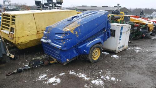 ATLAS COPCO XAS67 fast tow compressor (RMA)