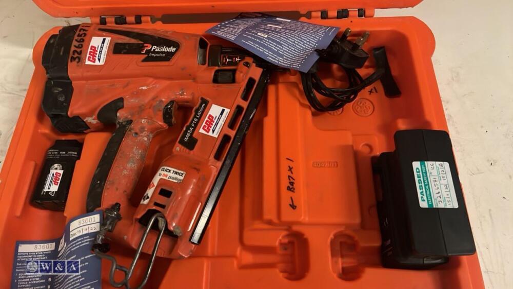 PASLODE IMPULSE IM65A F16 2nd fix nail gun c/w case Day 2 Carlton